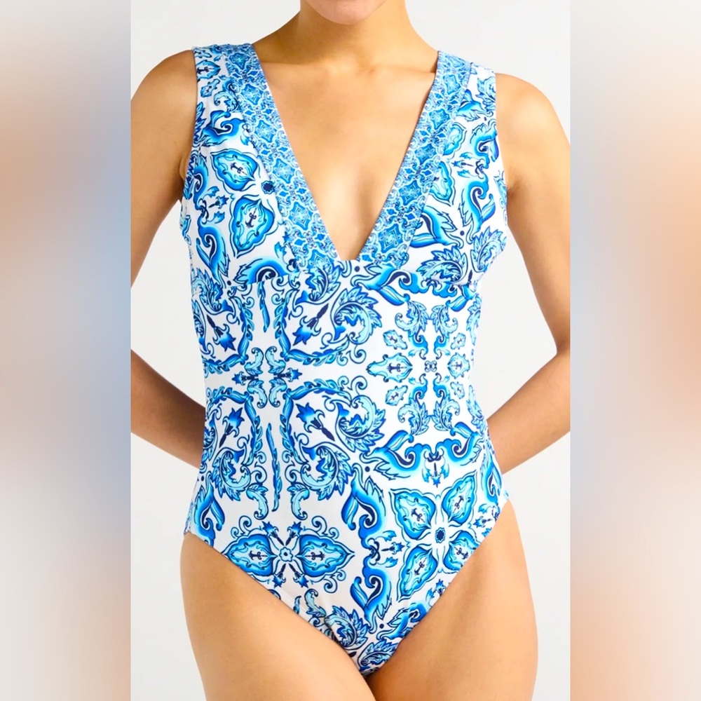 Sofia by Sofia Vergara Carmen Printed One-Piece Swimsuit, Bluing XS(0-2)